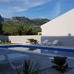 Zanic With Private Swimming Pool And Sea View *