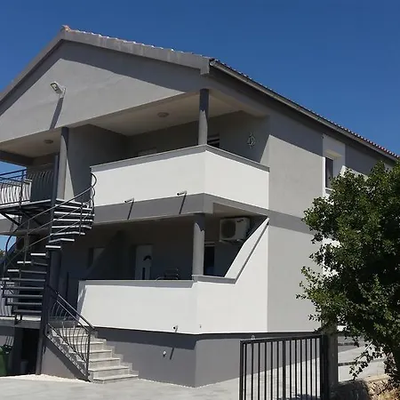 Zanic With Private Swimming Pool And Sea View *