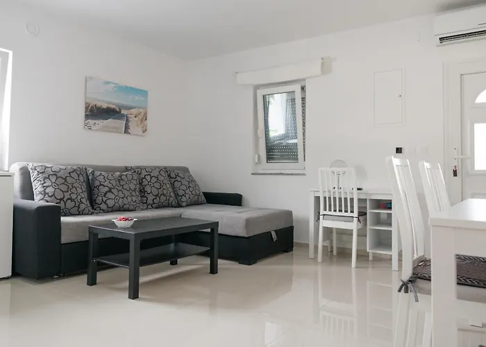 Zanic With Private Swimming Pool And Sea View סטאריגרד-פקלניצה