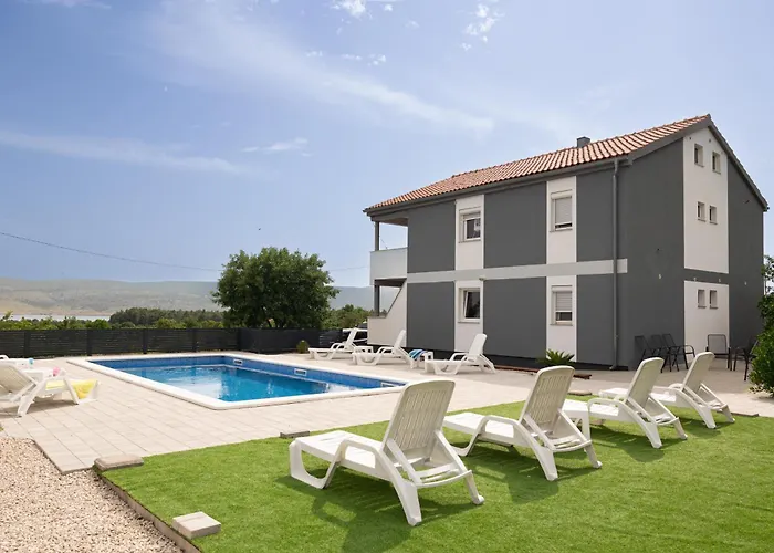Zanic With Private Swimming Pool And Sea View דירה *