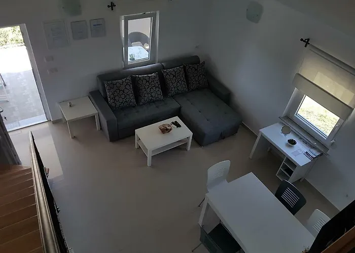 Zanic With Private Swimming Pool And Sea View דירה