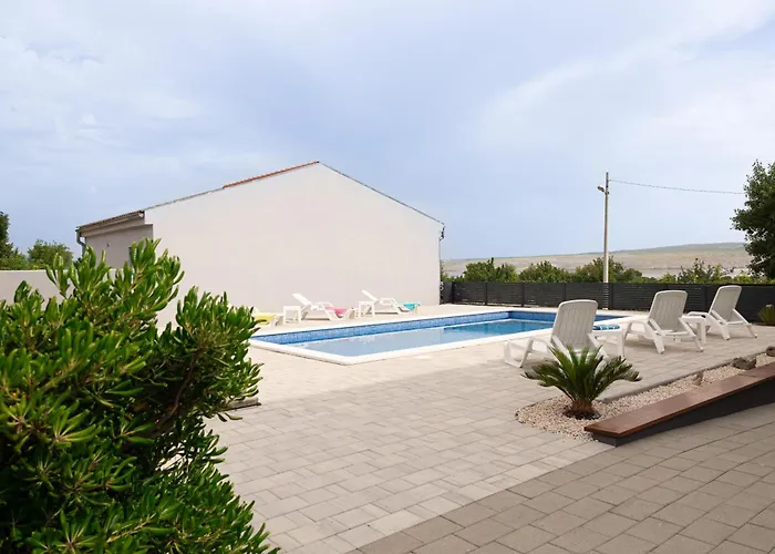 Апартаменты Zanic With Private Swimming Pool And Sea View *